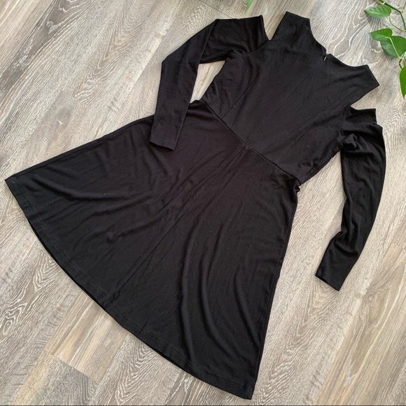 Ann Taylor LOFT black dress with peekaboo shoulders & long sleeves, size 0 - Picture 2 of 2